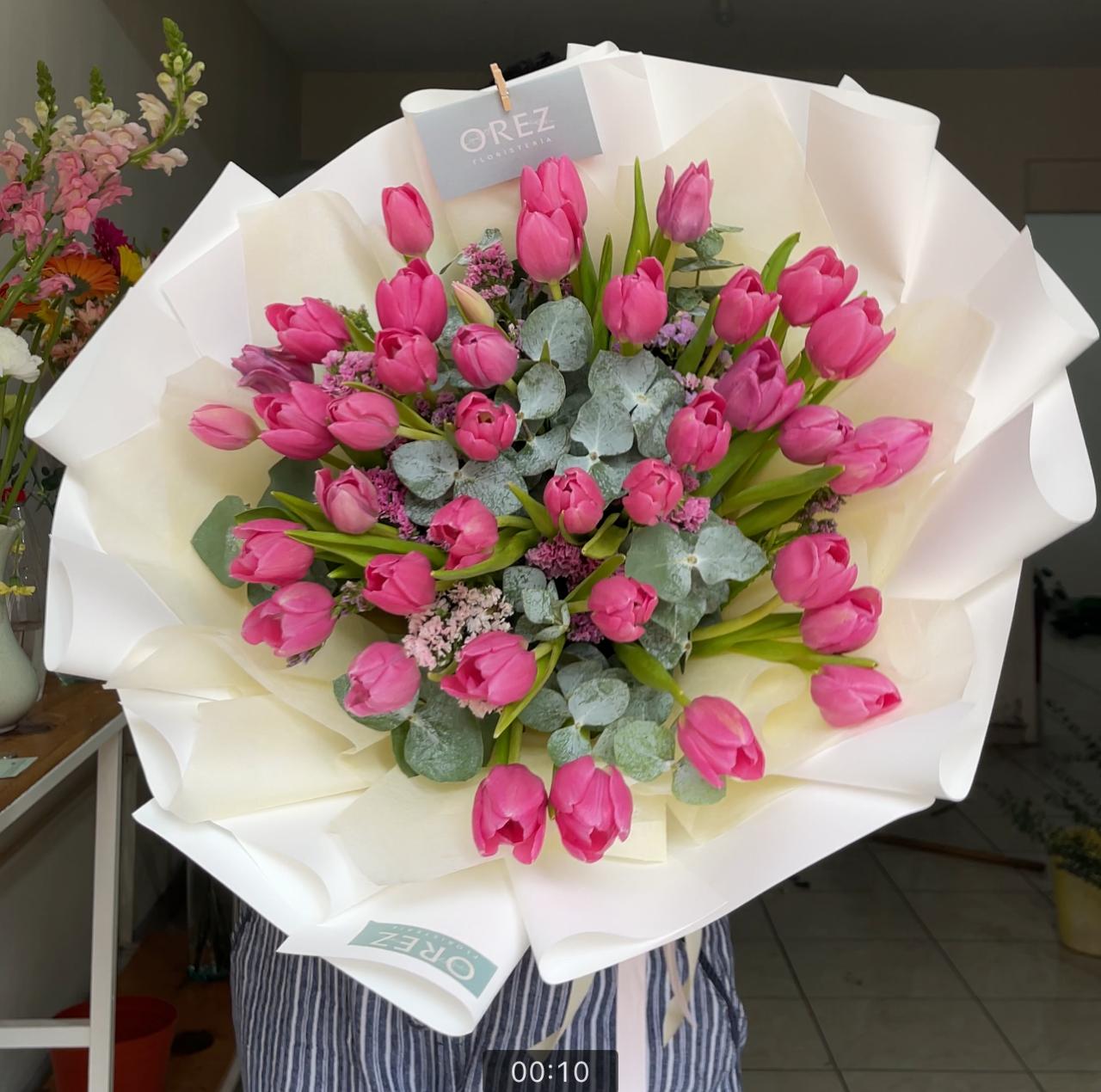 40 Tulipanes con Follaje